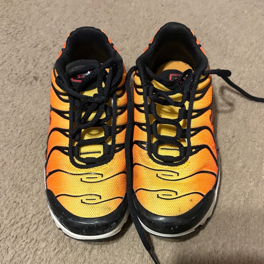 Nike Kids Orange and Black Sneakers